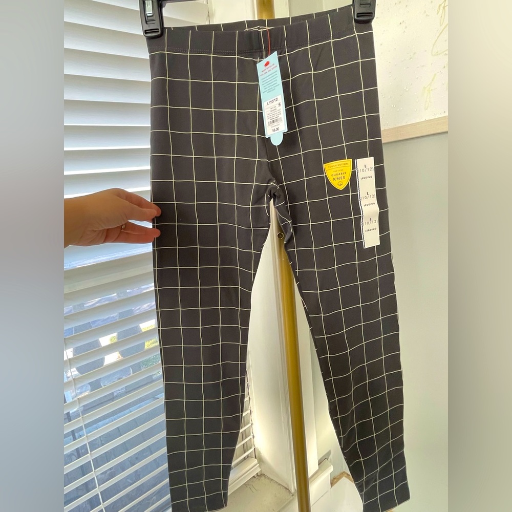 NWT size 10/12 leggings Cat & Jack